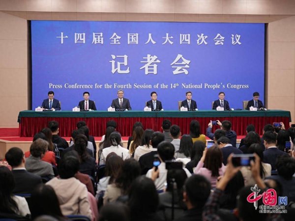 郑栅洁：预计今年GDP增量超过6万亿元