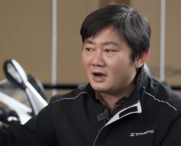 又乱说话？张雪：花5亿设计logo太离谱，我2次一共花了600元