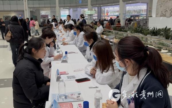致敬“她”力量 守护“她”健康——遵医附院举行“三八”国际妇女节多学科联合义诊活动
