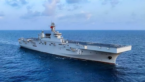 又一艘3.5万吨巨舰合拢，8条075在招手？海军为打大仗做足准备